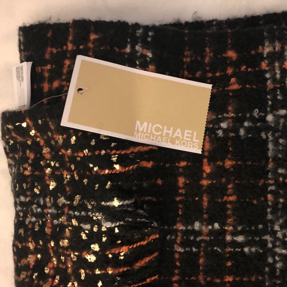 BNWT Michael KORS gold flecked scarf.